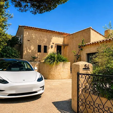 Contemporary With Southern Charm And Pool Sainte-Maxime
